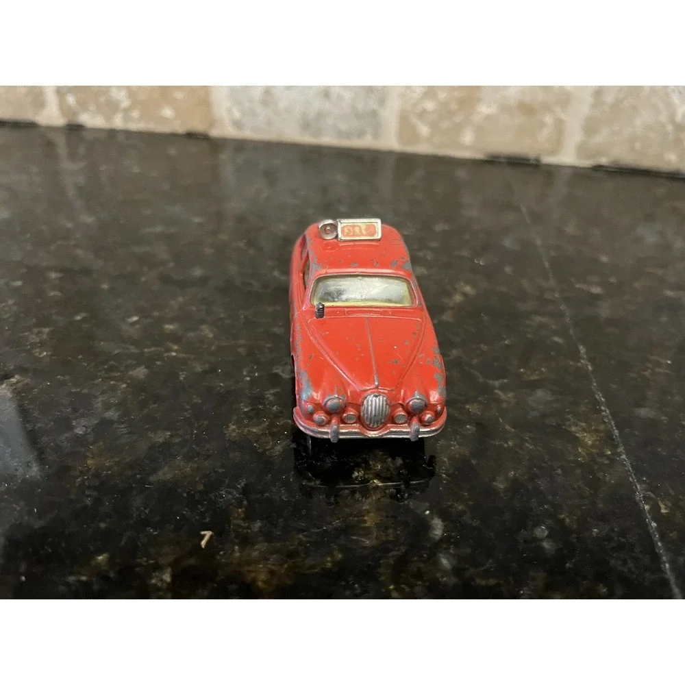 Corgi Toys Jaguar 2.4 Litre Fire‎ Car Red Gt. Britain